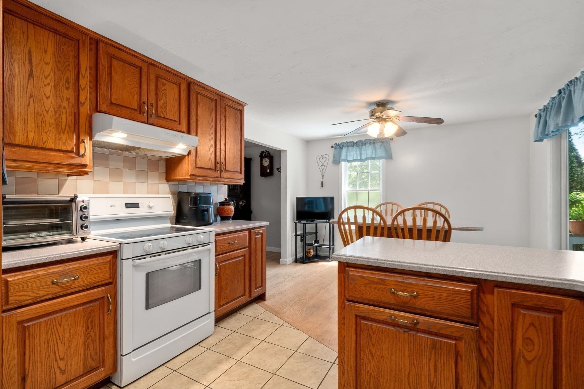 Single Family Residence at 256 Stoneybrook Rd, Fitchburg MA 01420, Fitchburg, photo 11 of 37