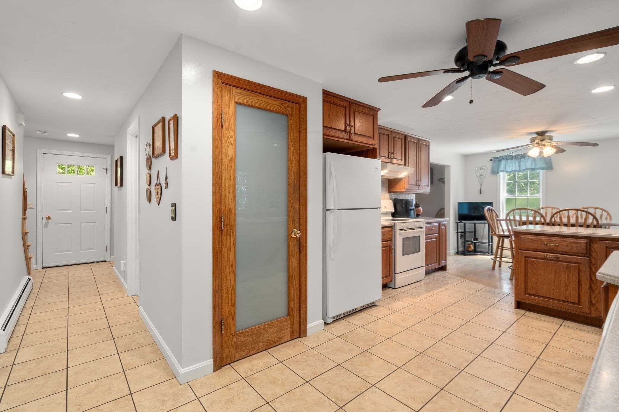 Single Family Residence at 256 Stoneybrook Rd, Fitchburg MA 01420, Fitchburg, photo 8 of 37