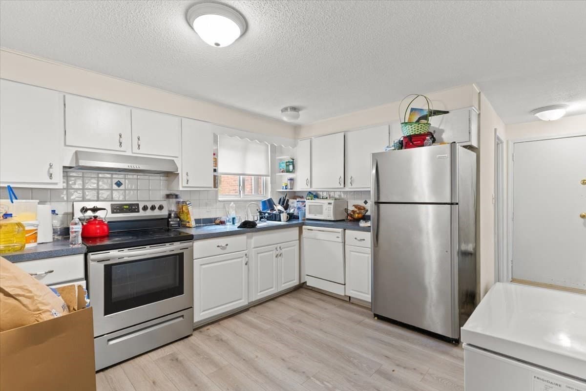 Condominium at 10 Royal Dane Dr # 79, Marshfield MA 02050, Marshfield, photo 3 of 14
