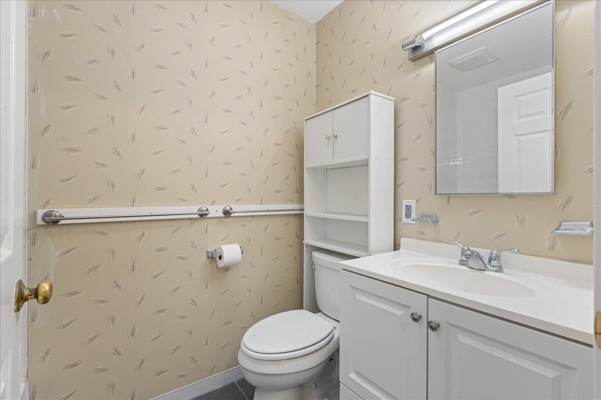 Condominium at 15 Ocean Ave # 203, Winthrop MA 02152, Winthrop, photo 18 of 32