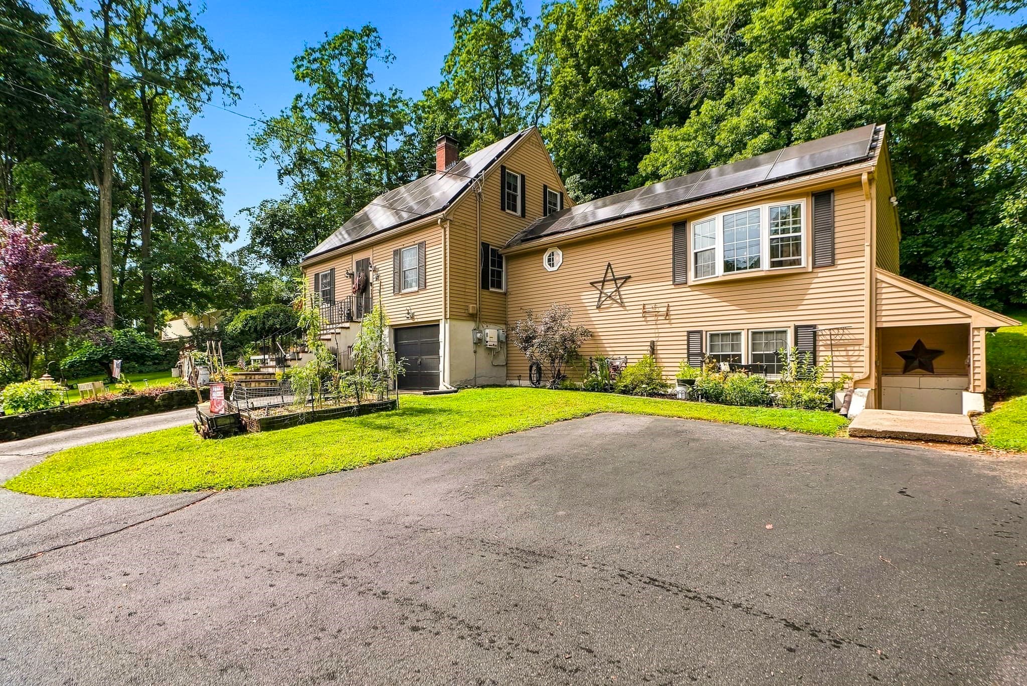 Single Family Residence at 138 Purchase St, Milford MA 01757, Milford, photo 2 of 40