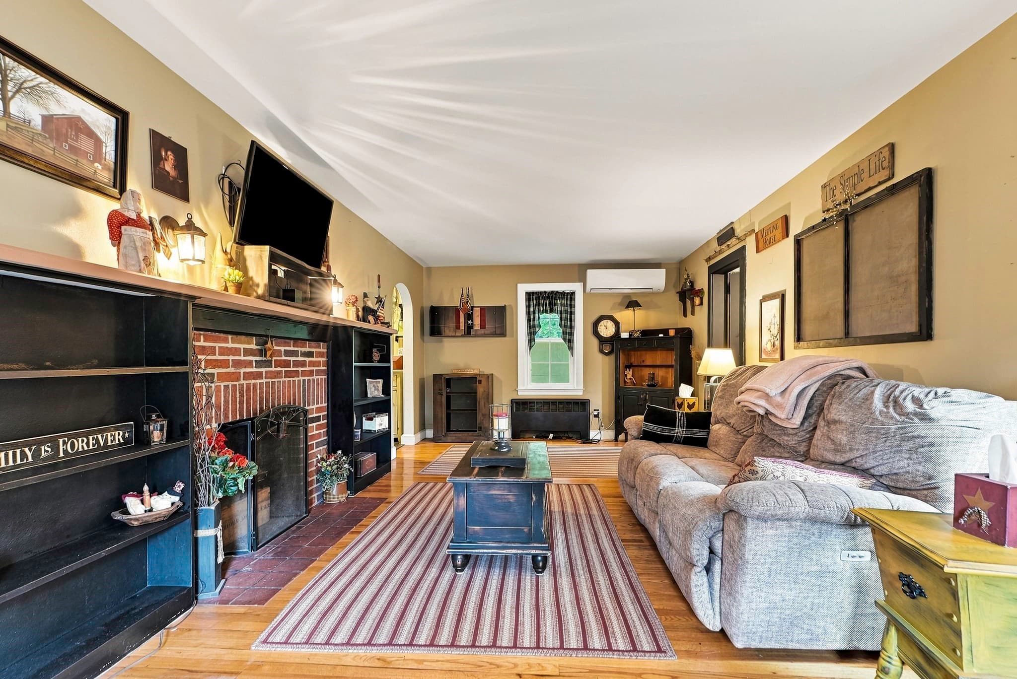 Single Family Residence at 138 Purchase St, Milford MA 01757, Milford, photo 4 of 40