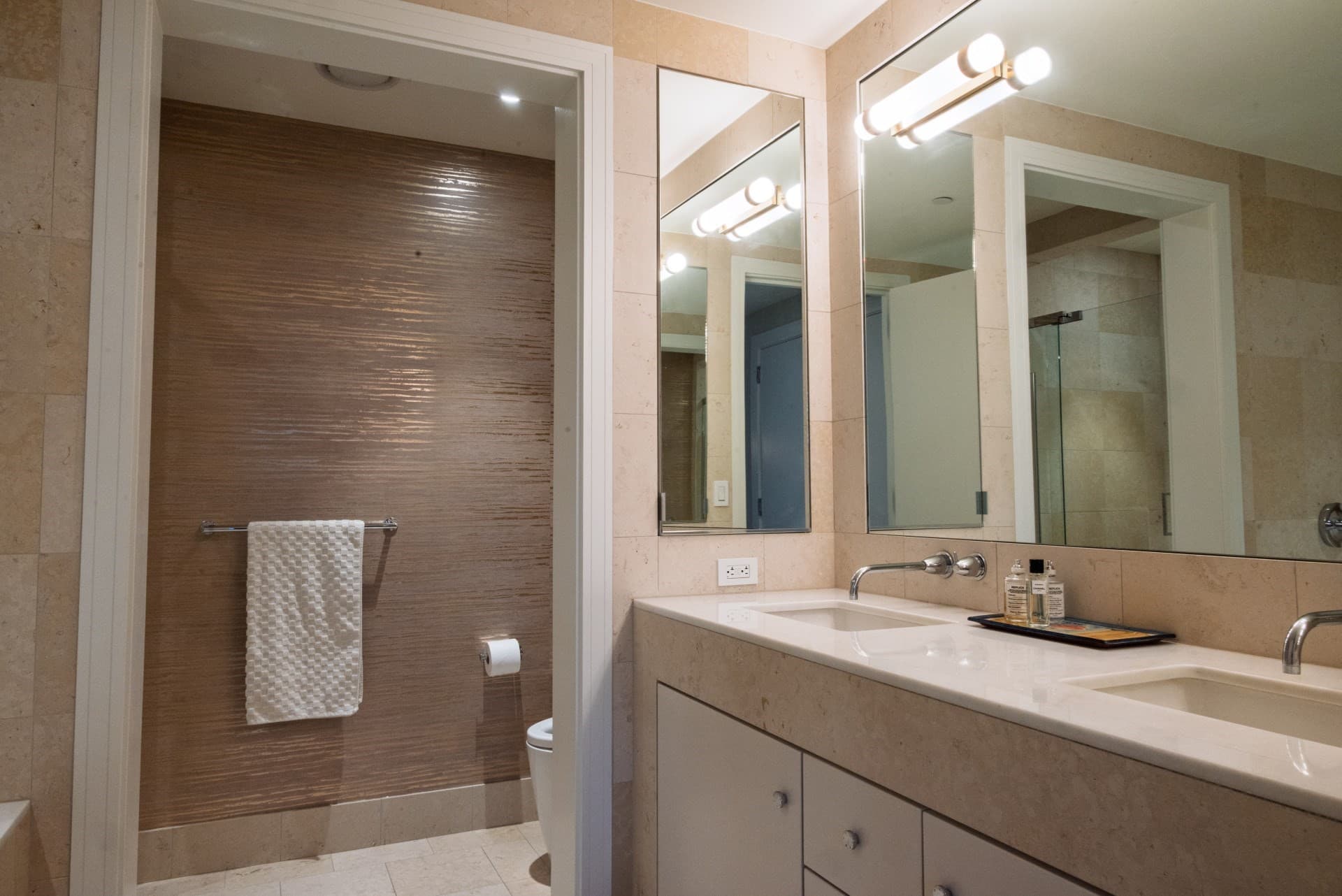 Condominium at 500 Atlantic Ave # 17J, Boston MA 02210, photo 13 of 33
