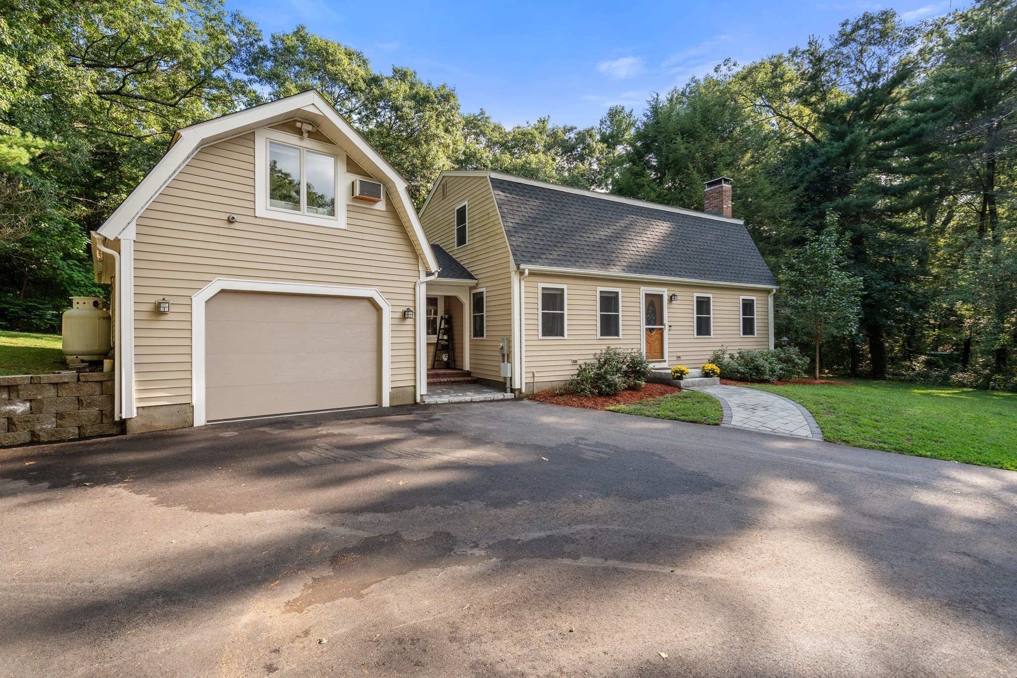 Single Family Residence at 26 Joyce Ln, Bellingham MA 02019, Bellingham, photo 3 of 37