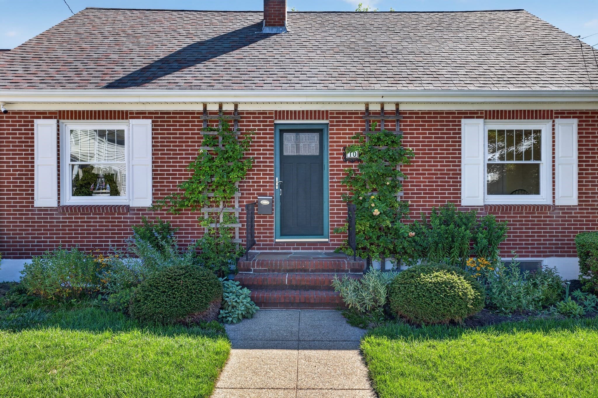Single Family Residence at 10 West St, New Bedford MA 02740, New Bedford, photo 2 of 37