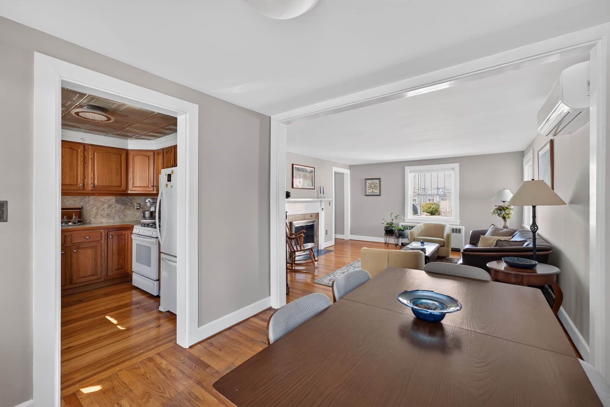 Single Family Residence at 10 West St, New Bedford MA 02740, New Bedford, photo 10 of 37