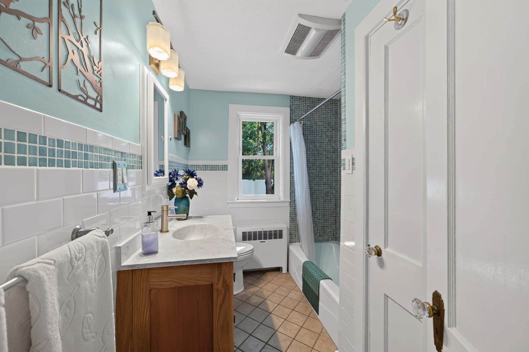 Single Family Residence at 10 West St, New Bedford MA 02740, New Bedford, photo 15 of 37