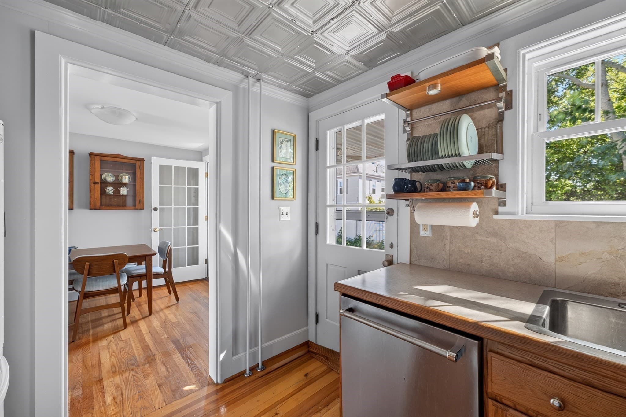 Single Family Residence at 10 West St, New Bedford MA 02740, New Bedford, photo 11 of 37