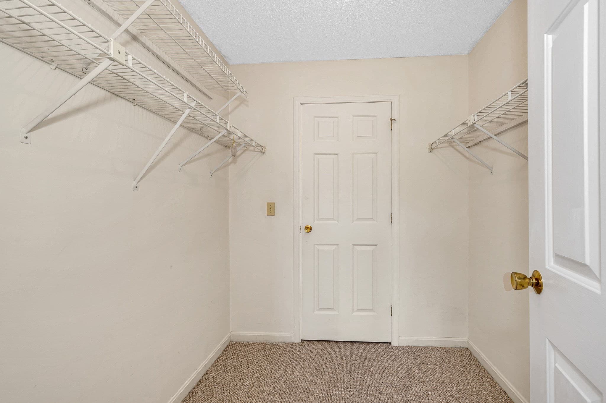 Condominium at 102 Hunter's Run # 102, Haverhill MA 01832, Haverhill, photo 23 of 34