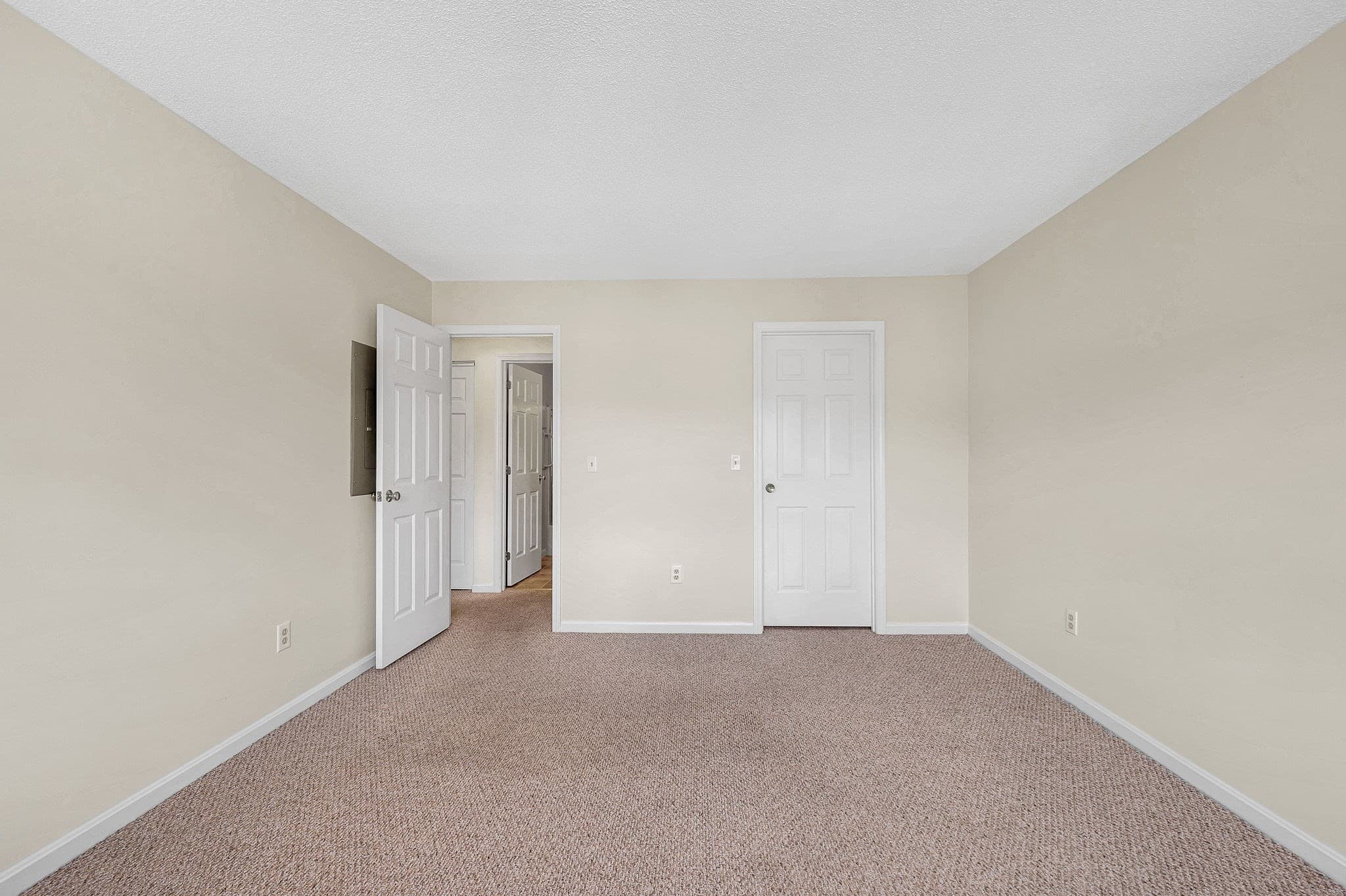 Condominium at 102 Hunter's Run # 102, Haverhill MA 01832, Haverhill, photo 22 of 34