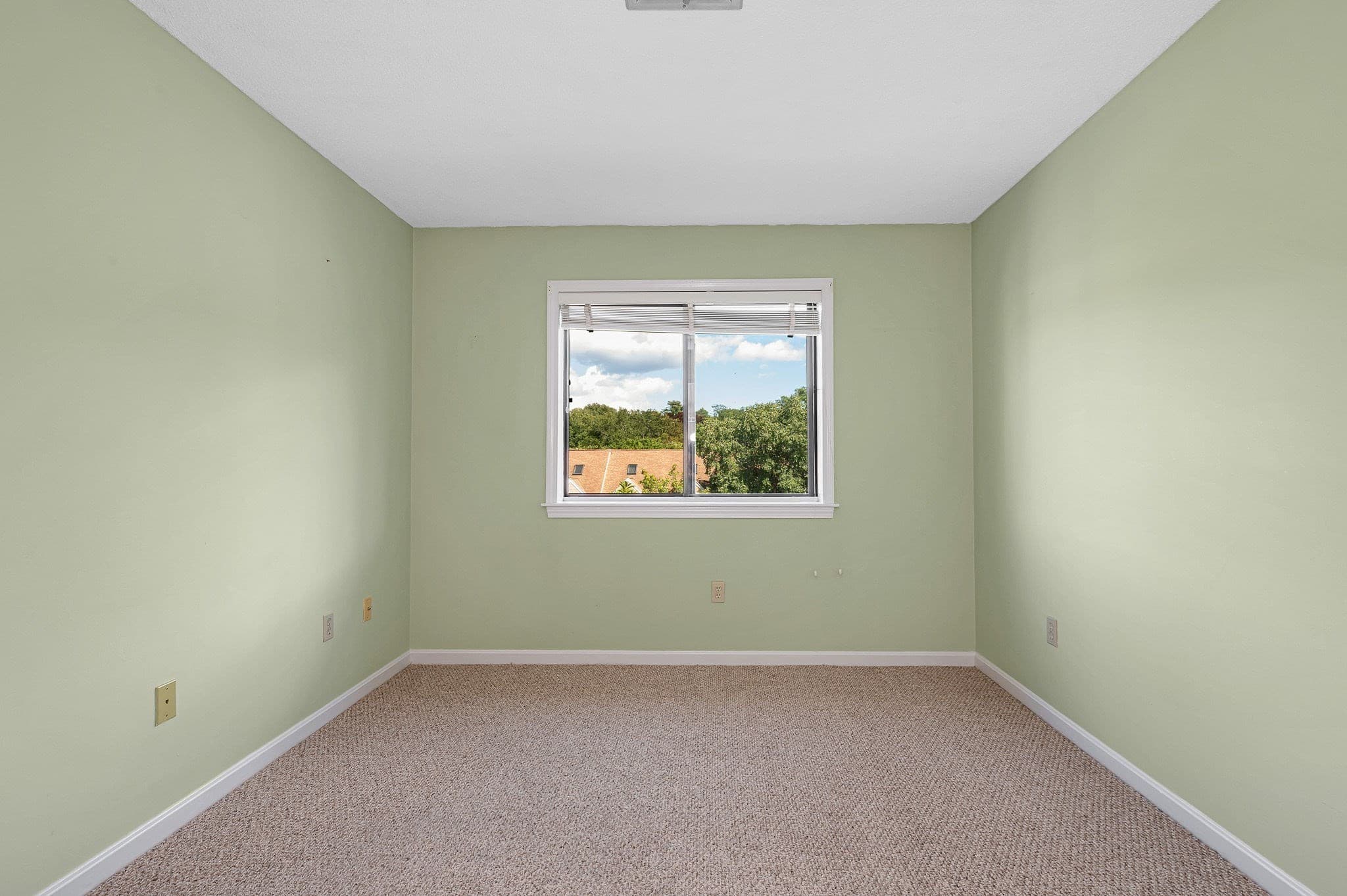 Condominium at 102 Hunter's Run # 102, Haverhill MA 01832, Haverhill, photo 28 of 34