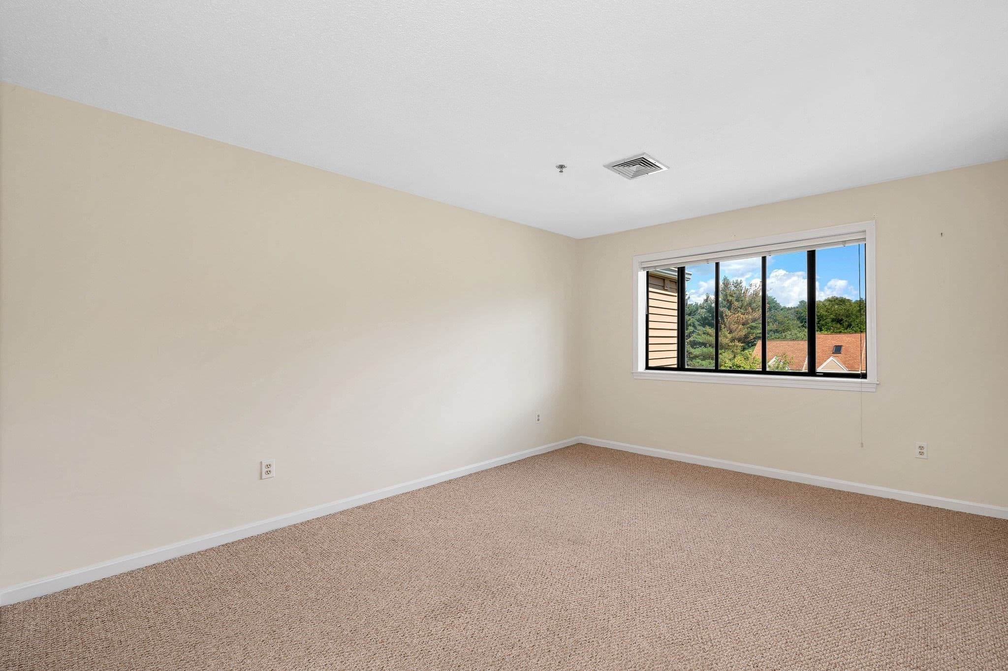 Condominium at 102 Hunter's Run # 102, Haverhill MA 01832, Haverhill, photo 20 of 34