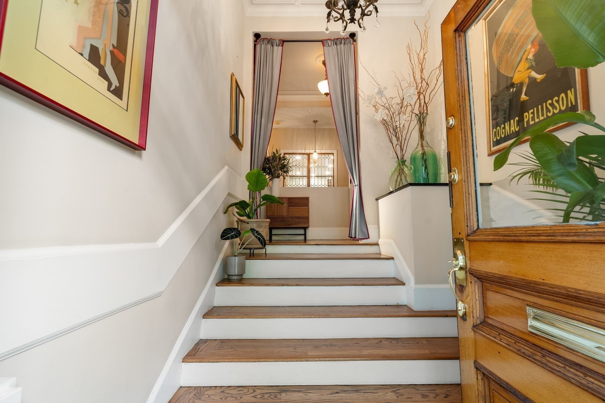 Condominium at 1081 Beacon # 8, Brookline MA 02446, Brookline, photo 2 of 24
