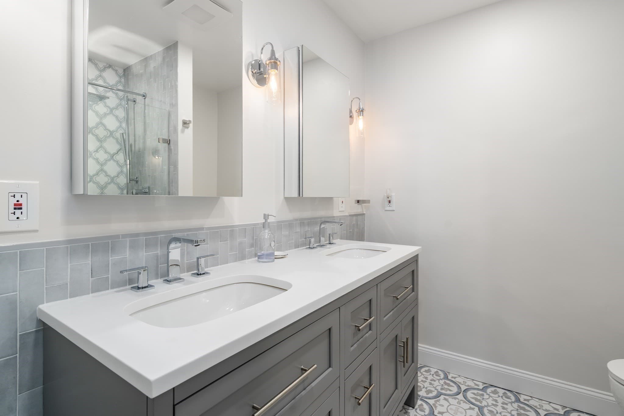 Condominium at 1081 Beacon # 8, Brookline MA 02446, Brookline, photo 16 of 24