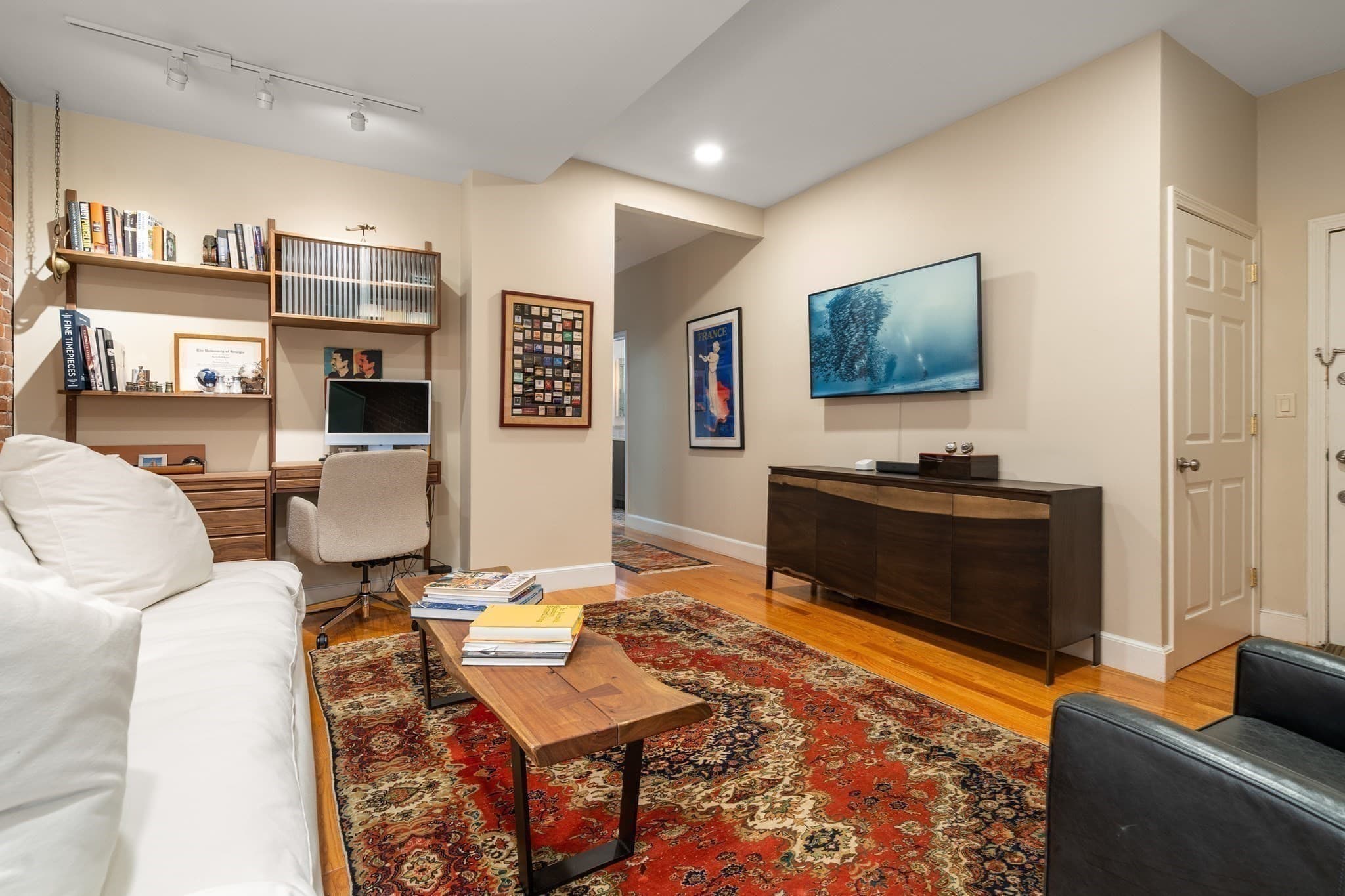 Condominium at 1081 Beacon # 8, Brookline MA 02446, Brookline, photo 20 of 24