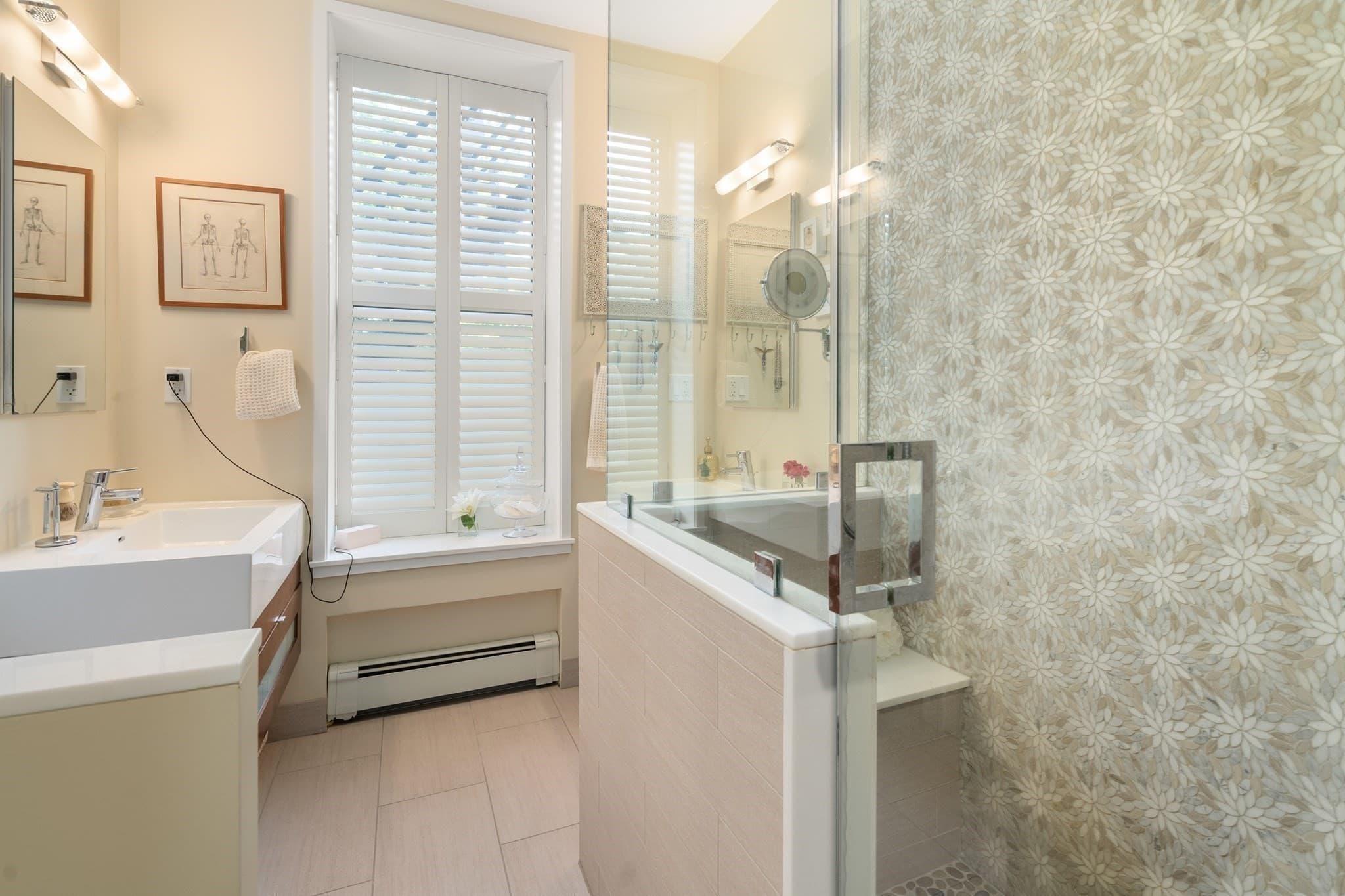 Condominium at 1081 Beacon # 8, Brookline MA 02446, Brookline, photo 14 of 24