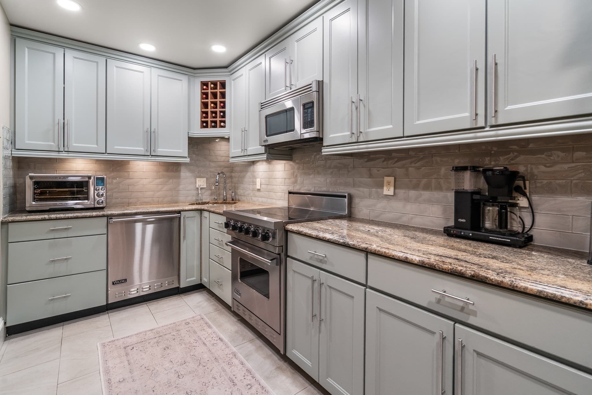 Condominium at 1081 Beacon # 8, Brookline MA 02446, Brookline, photo 8 of 24