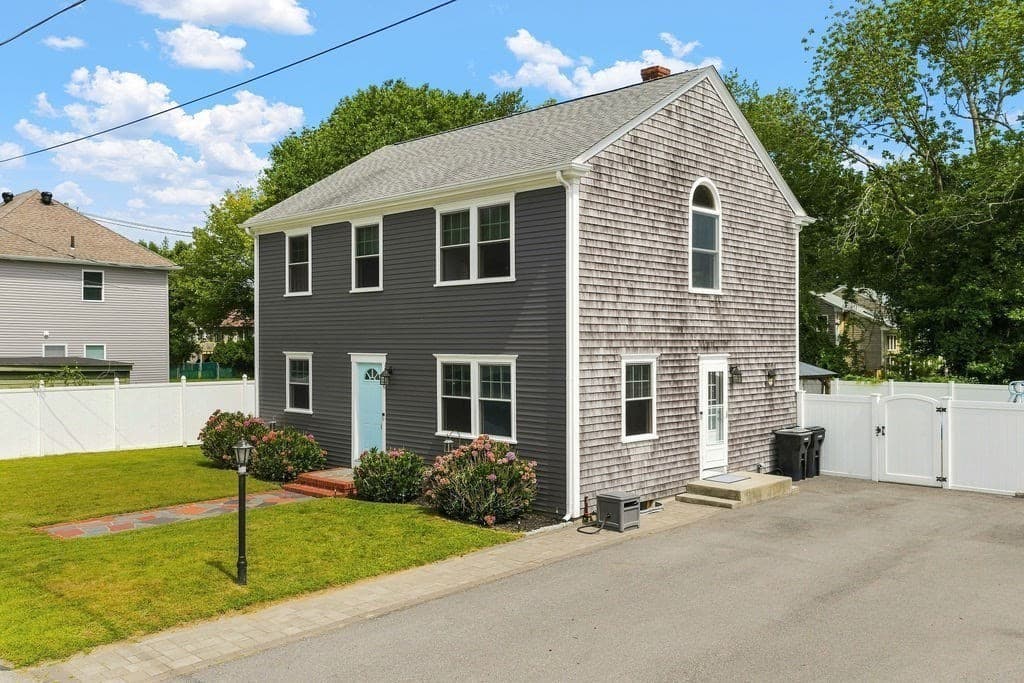 Single Family Residence at 26 Paul Rd, Dartmouth MA 02747, photo 2 of 41