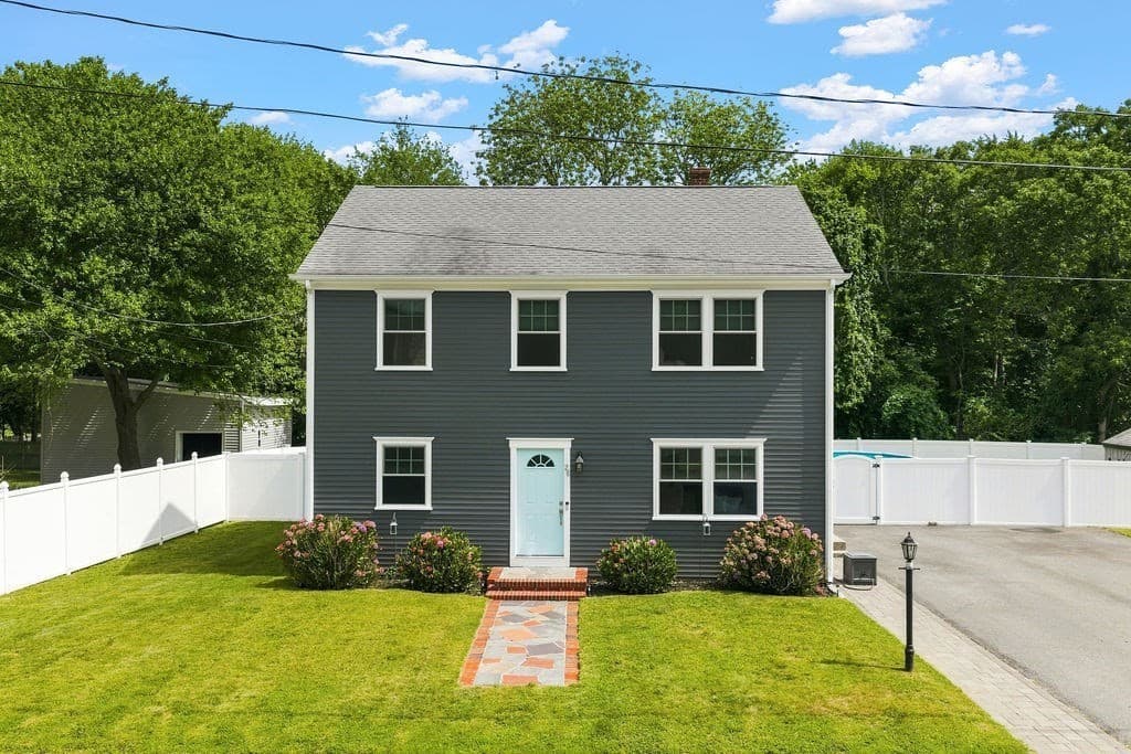 26 Paul Rd, Dartmouth MA 02747