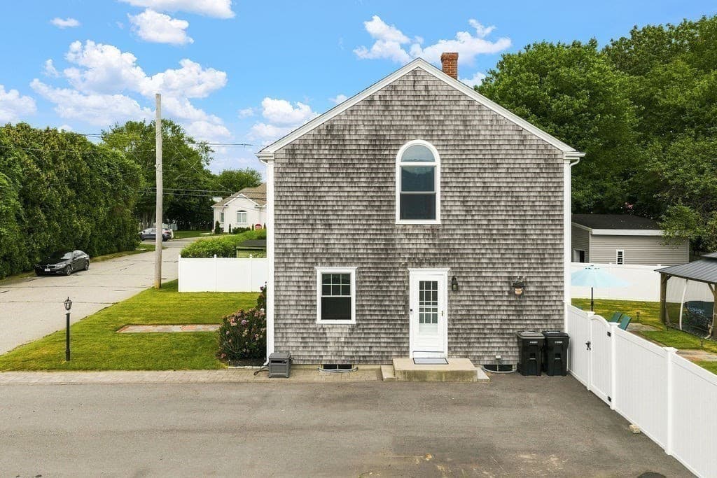 Single Family Residence at 26 Paul Rd, Dartmouth MA 02747, photo 38 of 41