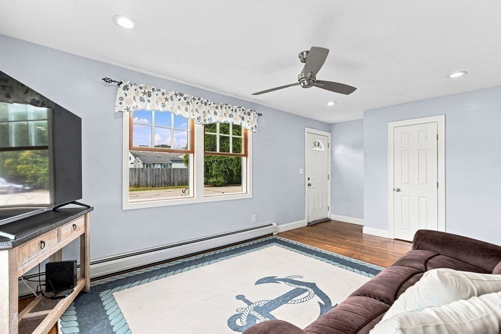 Single Family Residence at 26 Paul Rd, Dartmouth MA 02747, photo 11 of 41