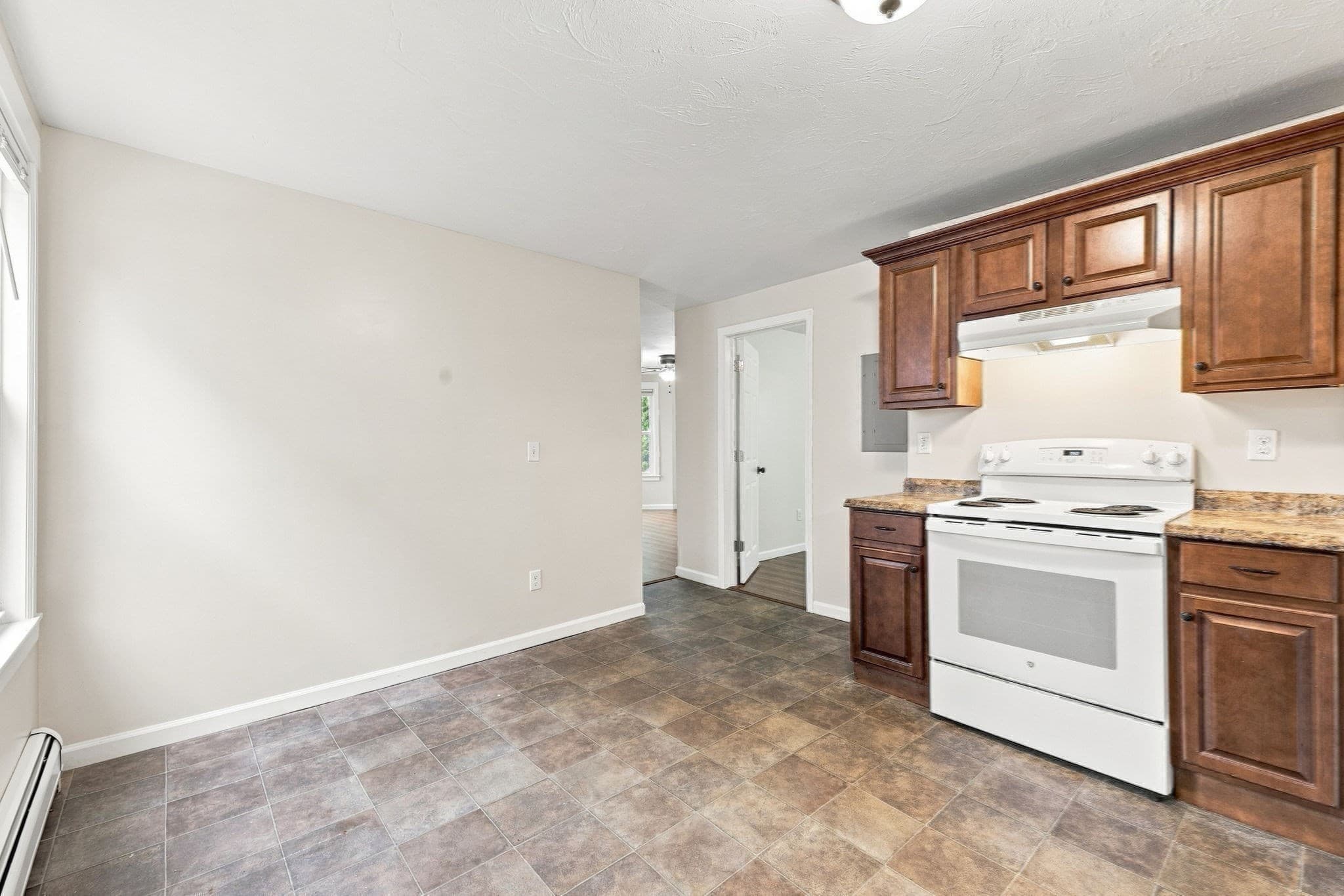 3 Family - 3 Units Up/Down at 27 Regan St, Gardner MA 01440, Gardner, photo 10 of 42