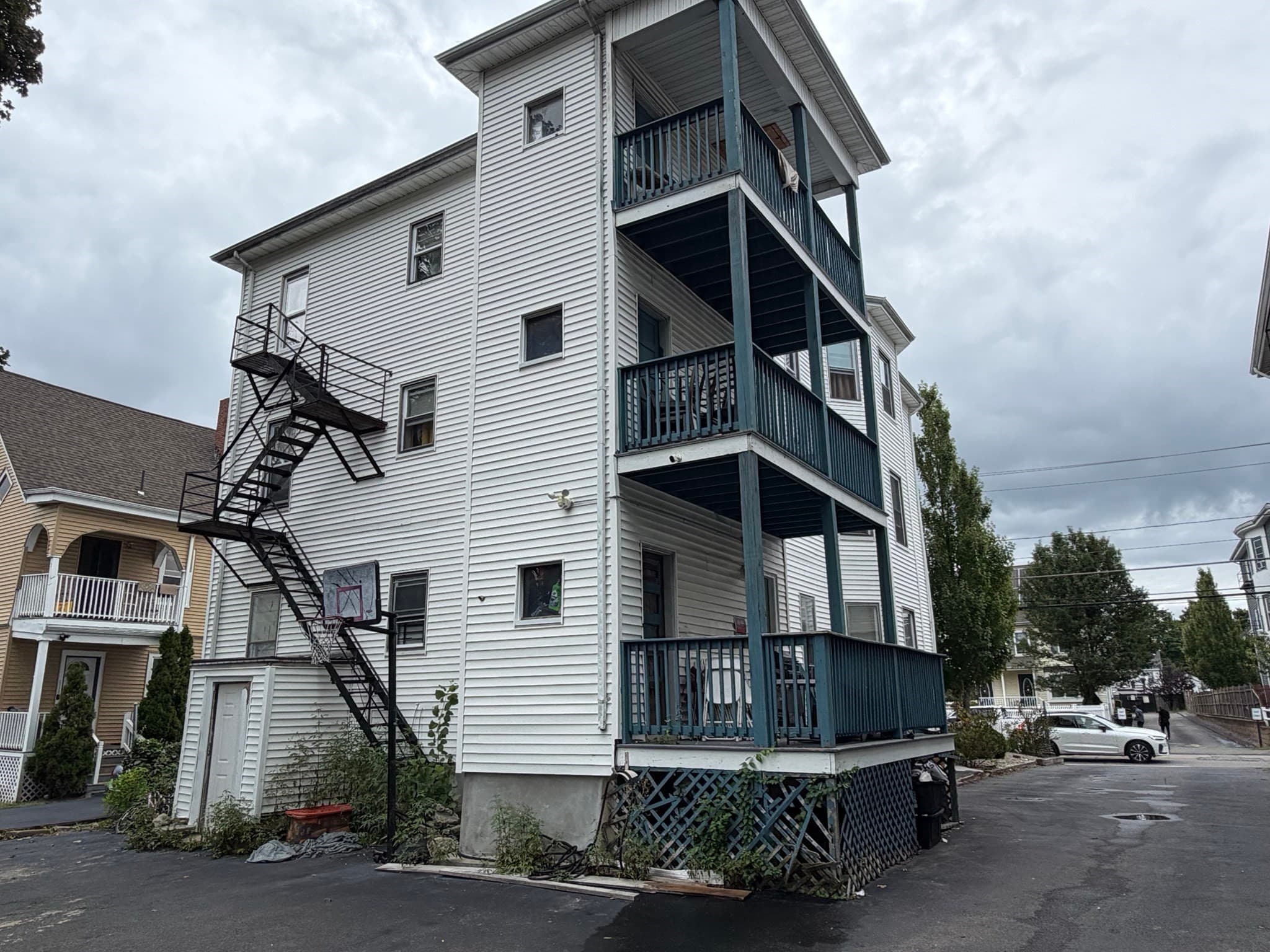 3 Family at 957 Warren Avenue, Brockton MA 02301, Brockton, photo 3 of 22