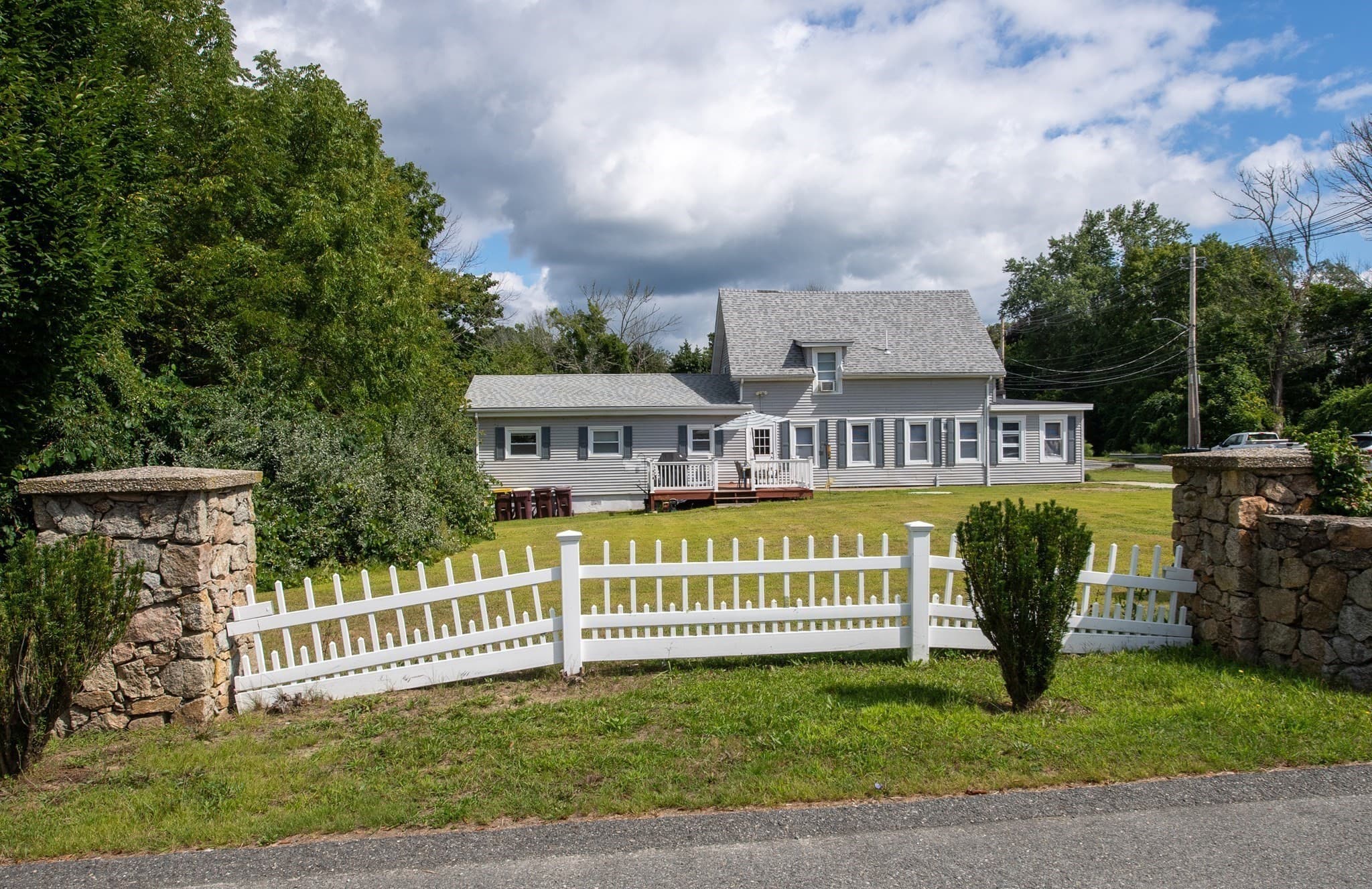 4 Family at 595 Main St, Acushnet MA 02743, photo 2 of 40