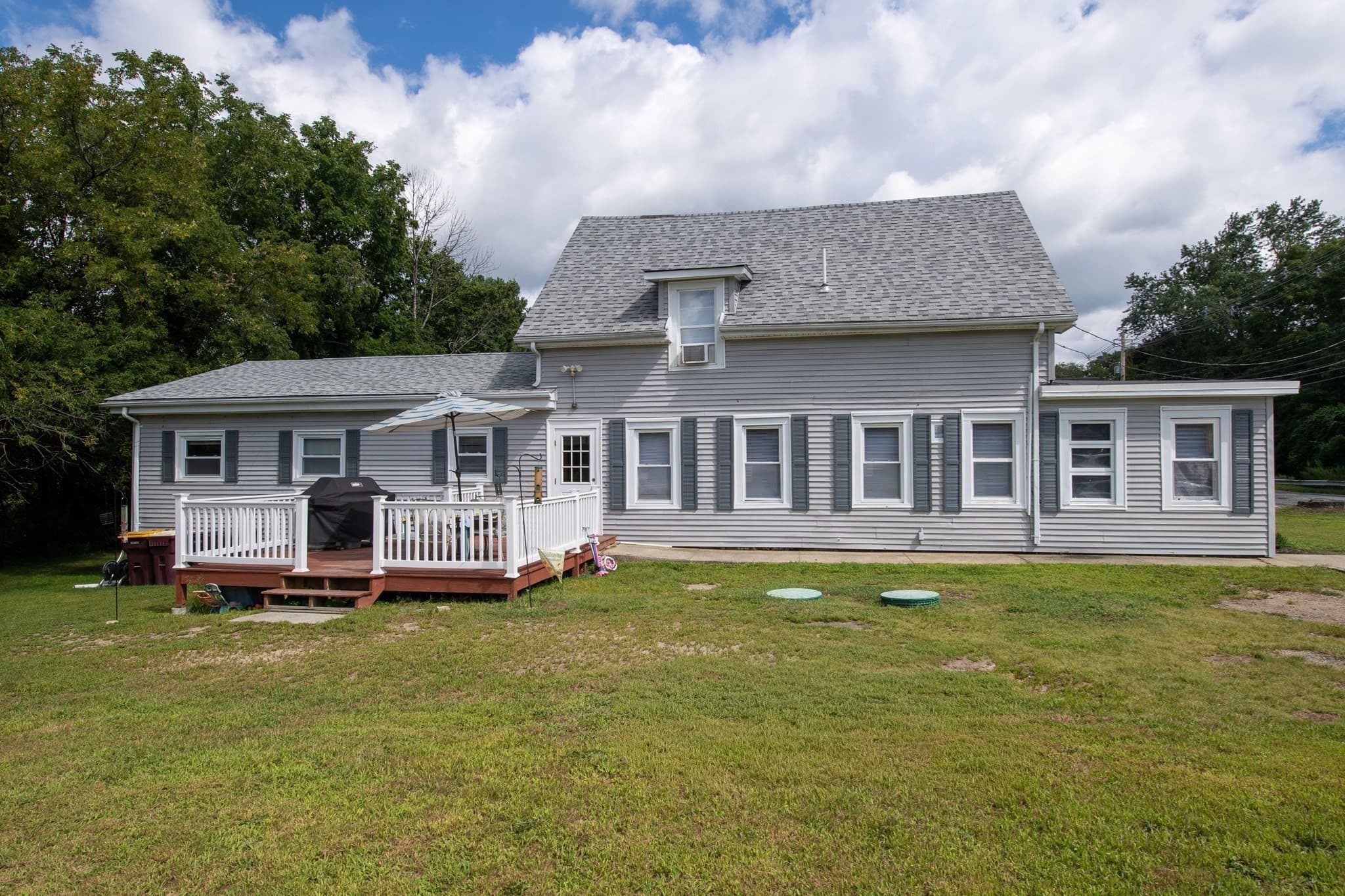 4 Family at 595 Main St, Acushnet MA 02743, photo 3 of 40
