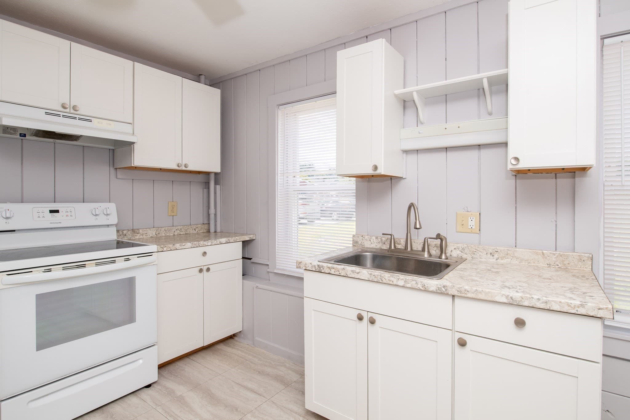 4 Family at 595 Main St, Acushnet MA 02743, photo 9 of 40