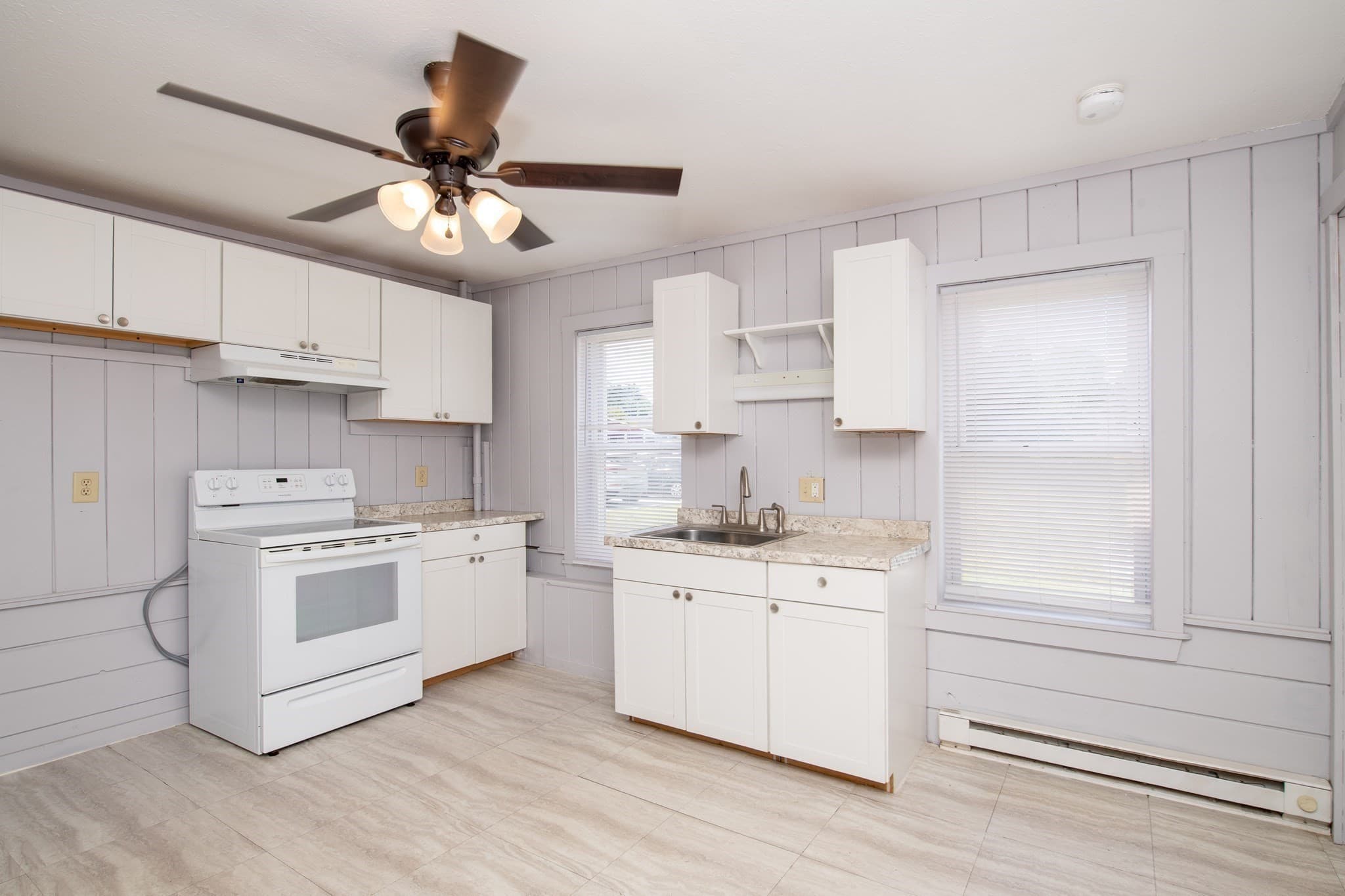4 Family at 595 Main St, Acushnet MA 02743, photo 10 of 40