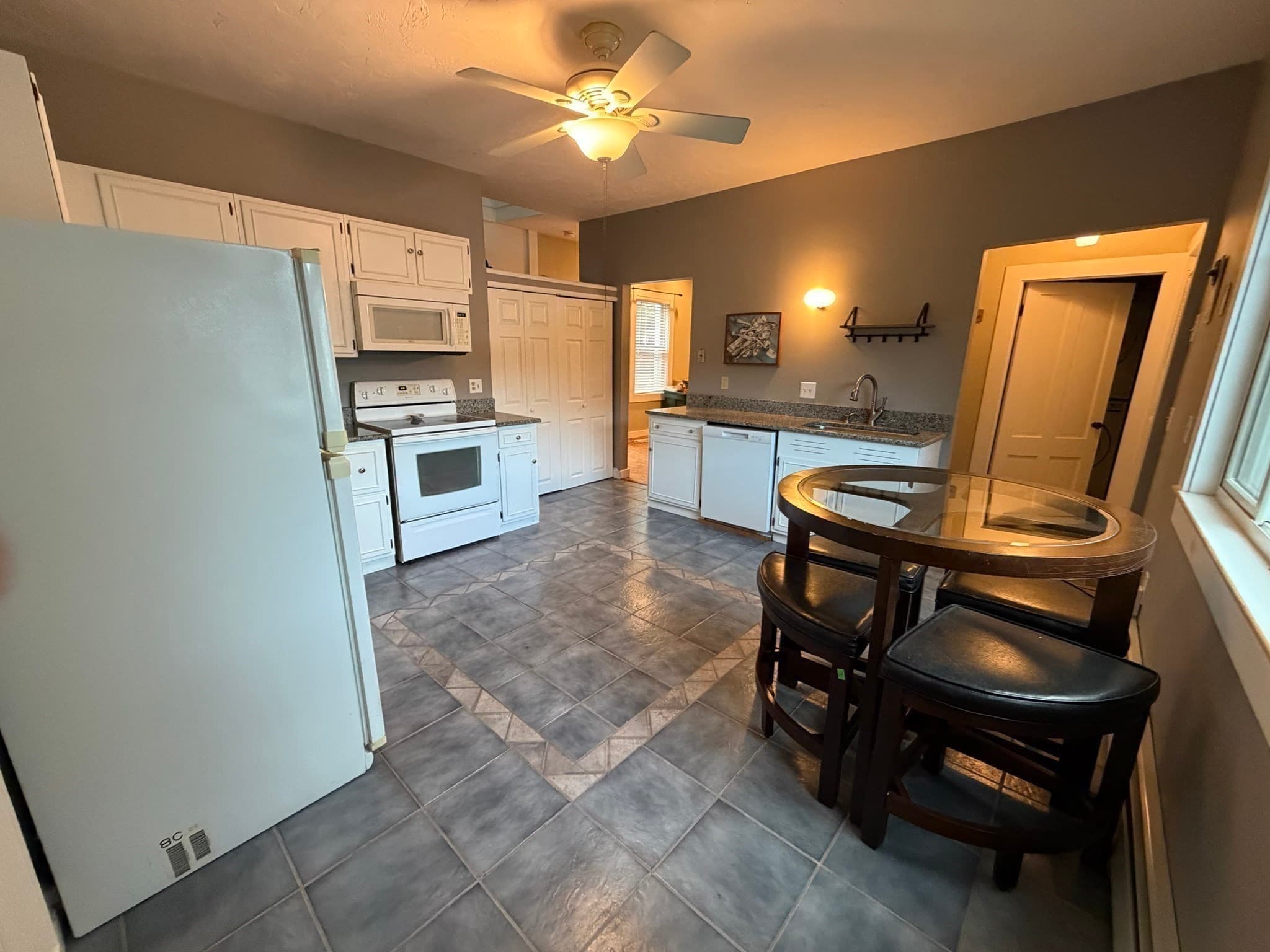 Condominium at 72 Apple D Or Rd # B, Framingham MA 01701, Framingham, photo 7 of 23