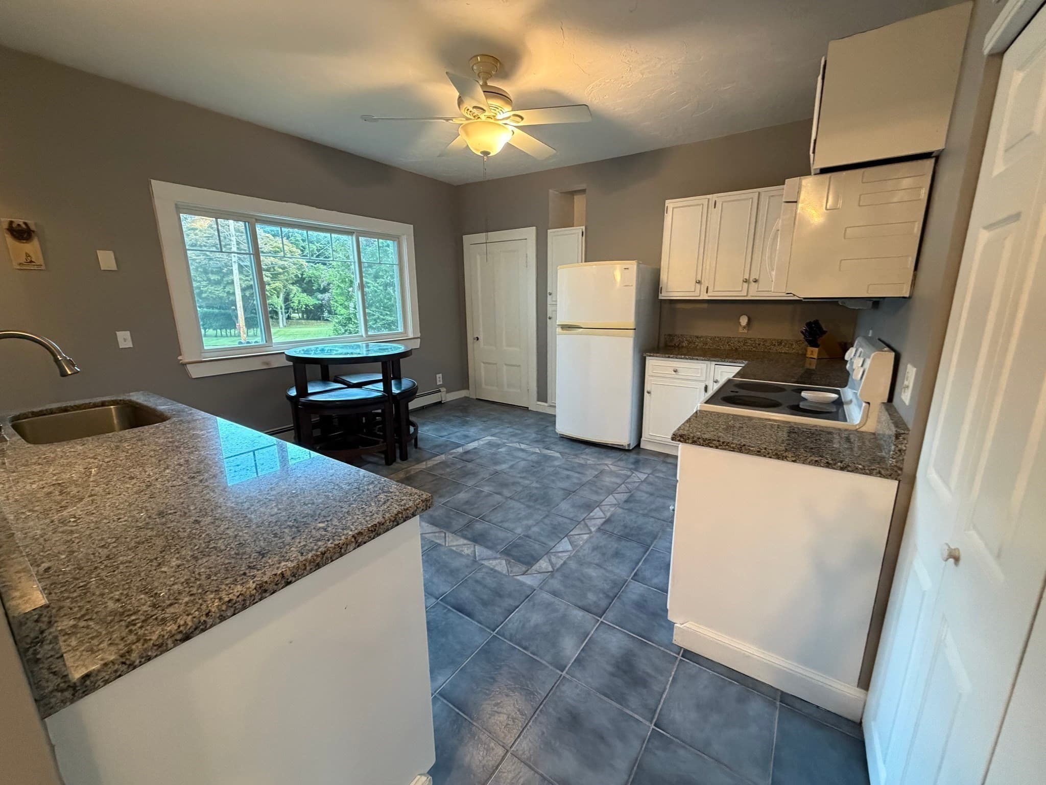 Condominium at 72 Apple D Or Rd # B, Framingham MA 01701, Framingham, photo 8 of 23