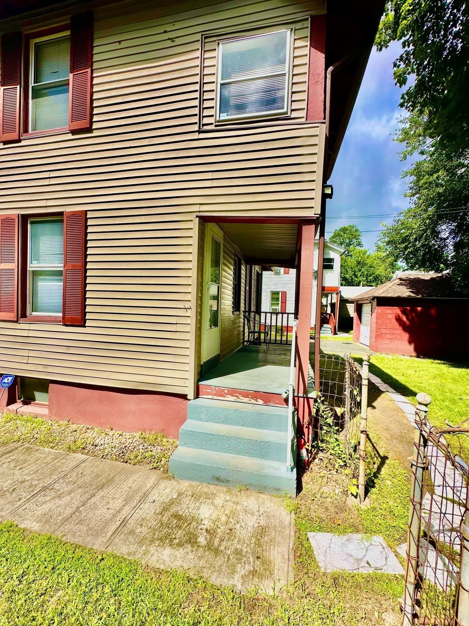 Single Family Residence at 65 Rochelle St, Springfield MA 01109, Springfield, photo 6 of 36
