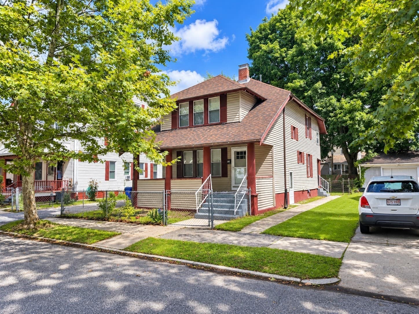 65 Rochelle St, Springfield MA 01109