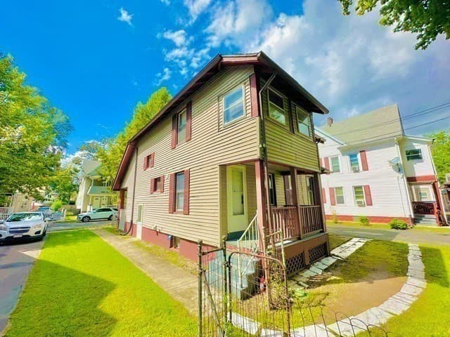 Single Family Residence at 65 Rochelle St, Springfield MA 01109, Springfield, photo 5 of 36