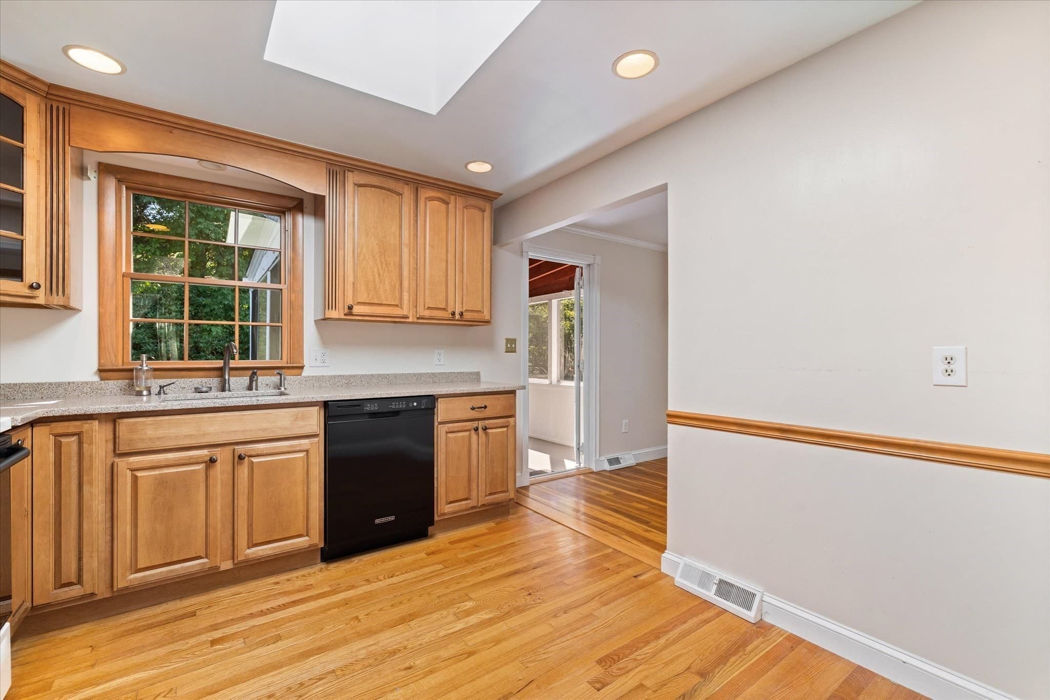 Single Family Residence at 93 Jerrold St, Holliston MA 01746, Holliston, photo 9 of 31