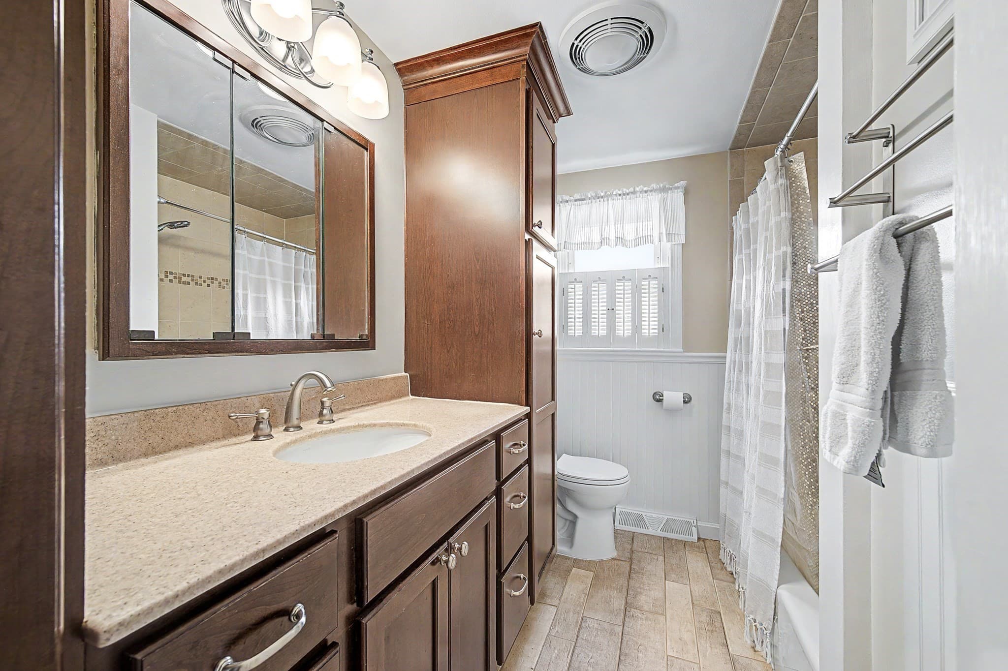 Single Family Residence at 592 Pond St, Franklin MA 02038, Franklin, photo 17 of 34