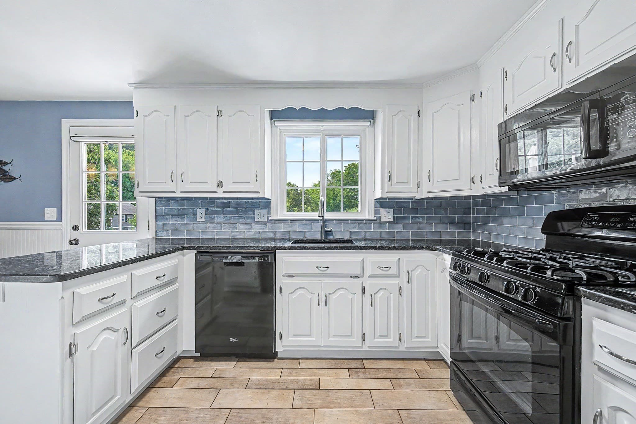 Single Family Residence at 592 Pond St, Franklin MA 02038, Franklin, photo 9 of 34