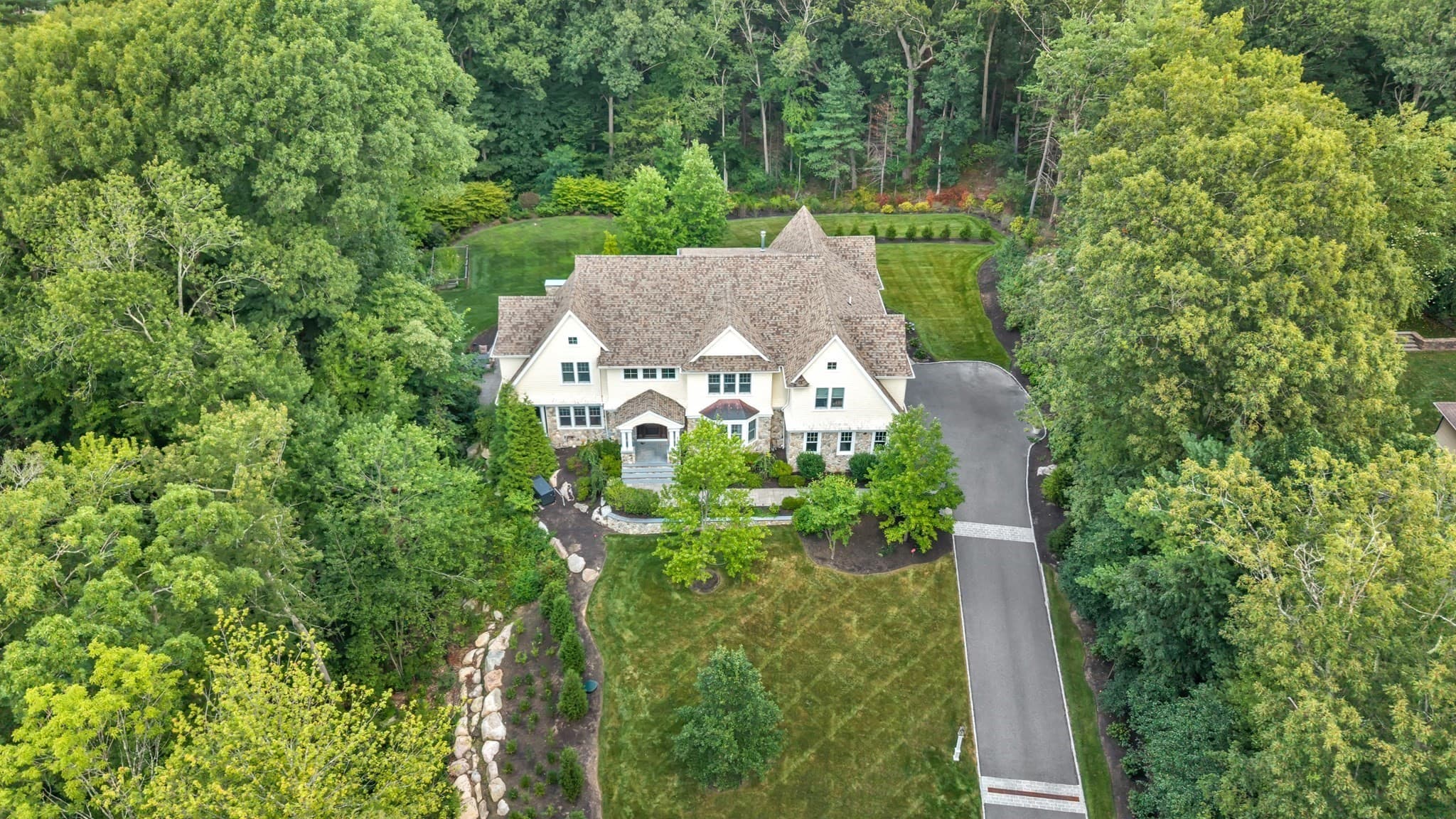 Single Family Residence at 25 Holly Cir, Weston MA 02493, Weston, photo 2 of 33