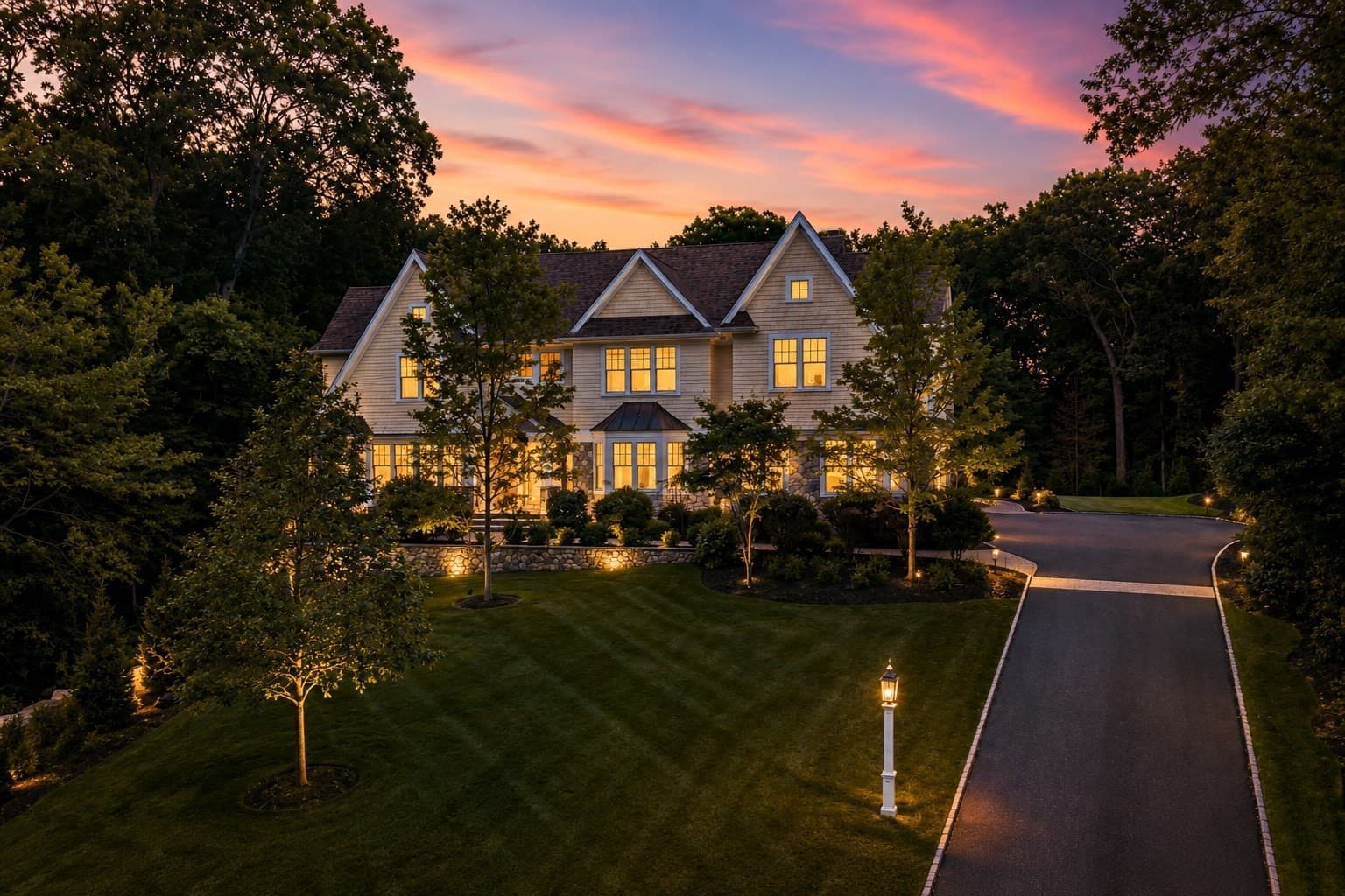 25 Holly Cir, Weston MA 02493