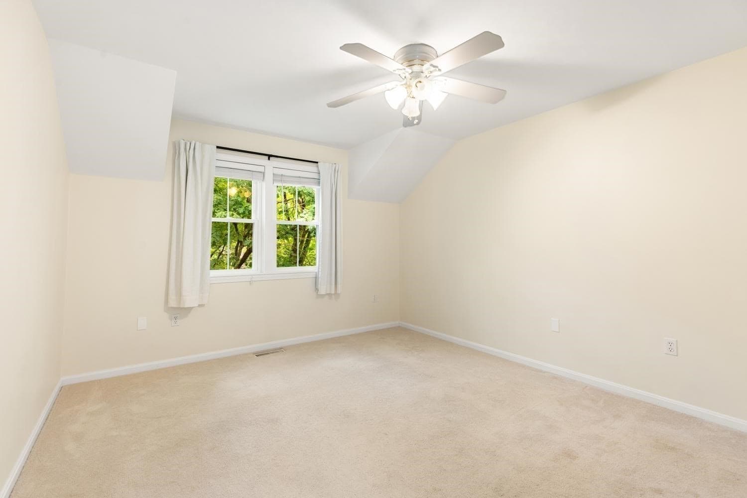 Condominium at 14 N Commons # C, Lincoln MA 01773, Lincoln, photo 32 of 38