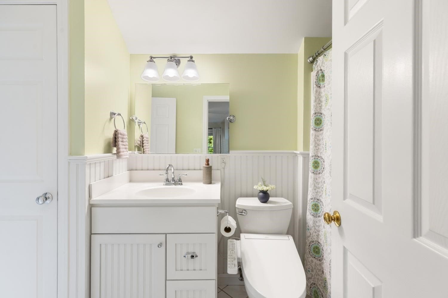 Condominium at 14 N Commons # C, Lincoln MA 01773, Lincoln, photo 28 of 38