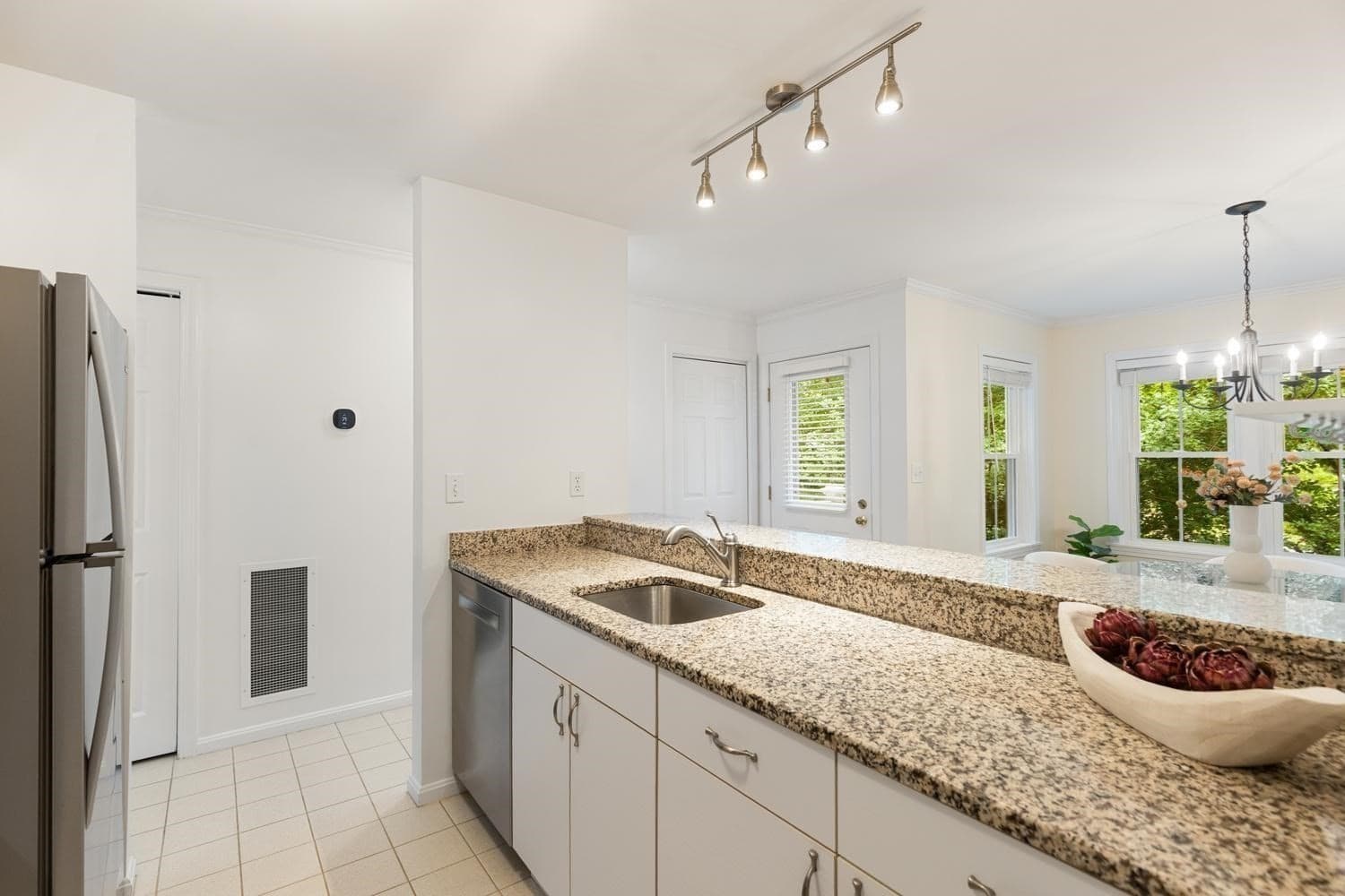 Condominium at 14 N Commons # C, Lincoln MA 01773, Lincoln, photo 20 of 38