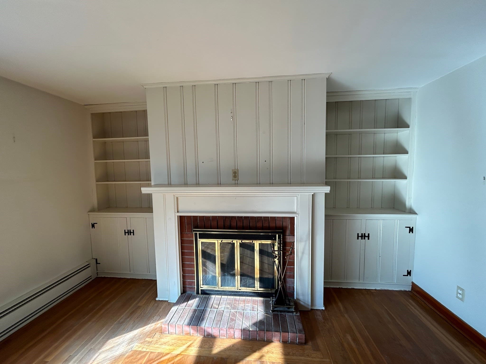 Single Family Residence at 4 Eagle Ln, Paxton MA 01612, photo 4 of 16