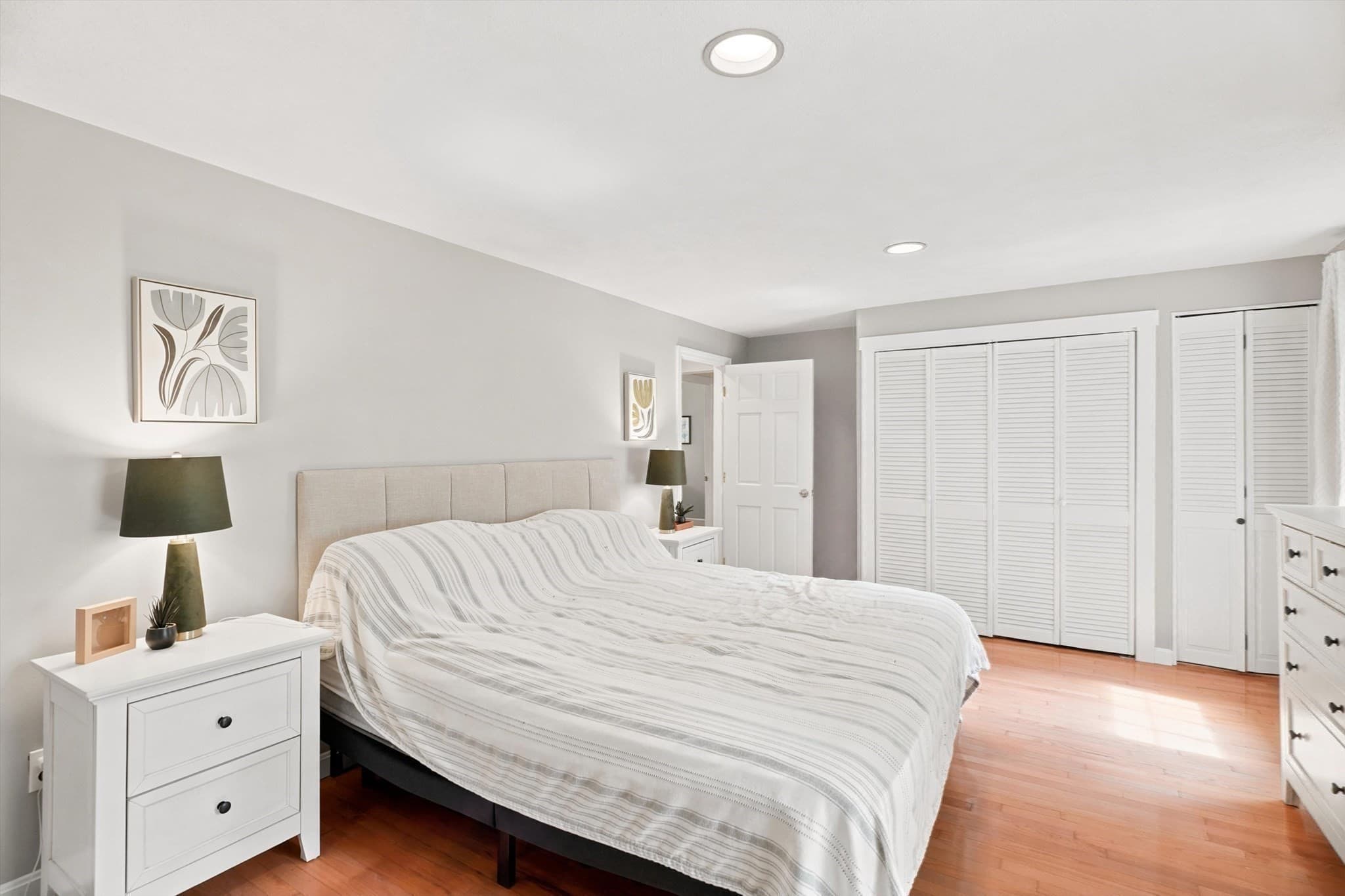 Single Family Residence at 13 Hilltop Dr, Burlington MA 01803, Burlington, photo 18 of 42