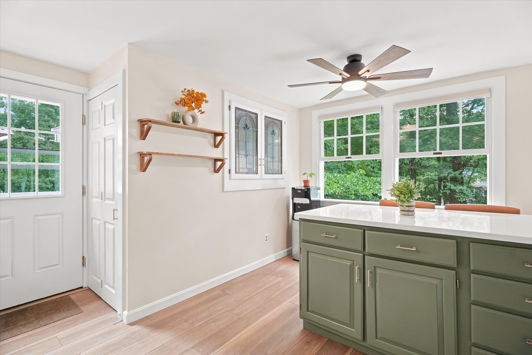 Single Family Residence at 13 Hilltop Dr, Burlington MA 01803, Burlington, photo 4 of 42