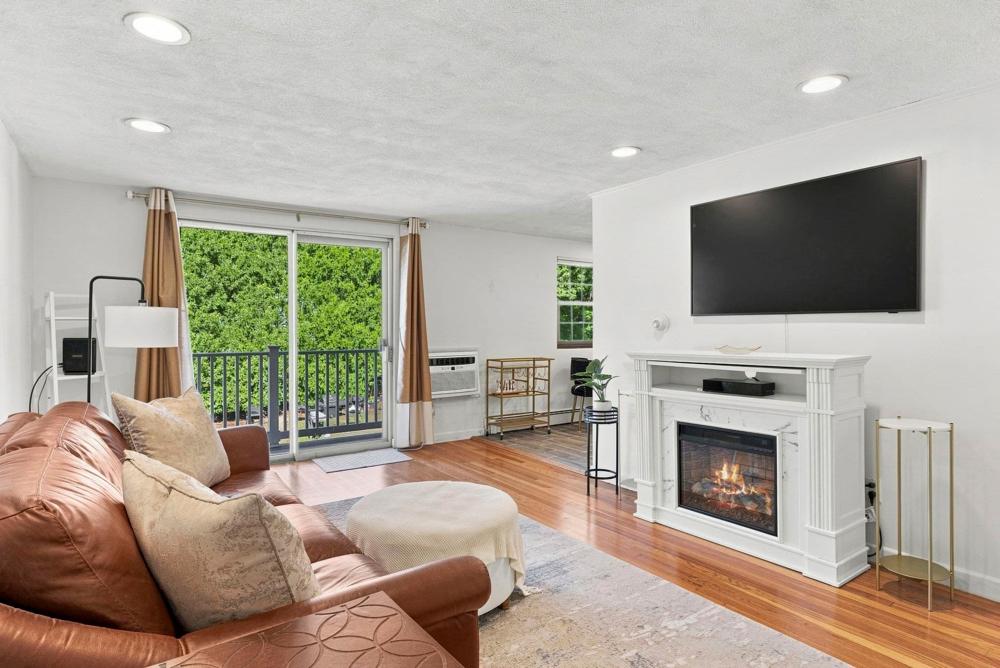 Condominium at 80 Renwick Rd # B, Wakefield MA 01880, Wakefield, photo 2 of 24