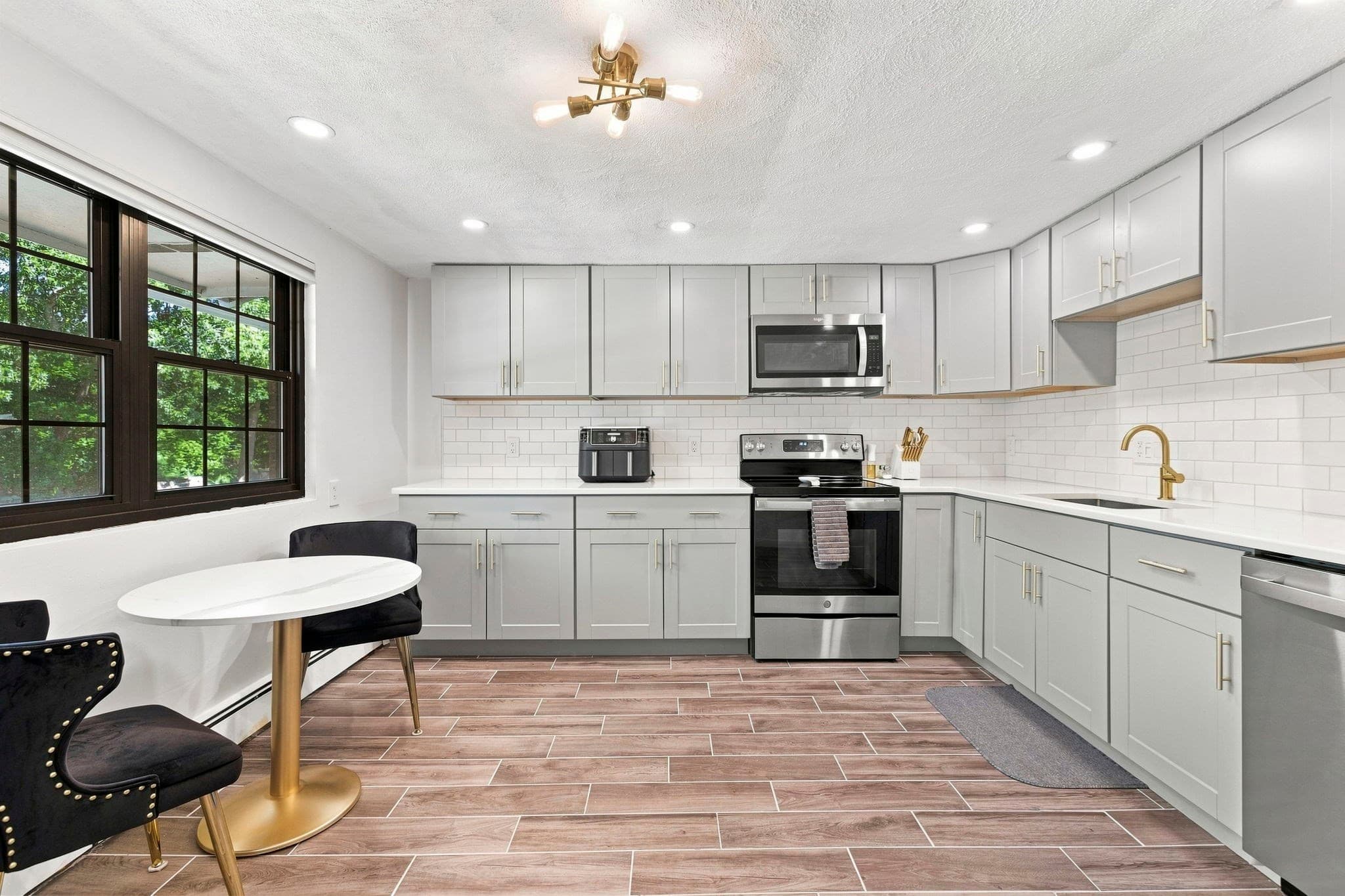 Condominium at 80 Renwick Rd # B, Wakefield MA 01880, Wakefield, photo 8 of 24