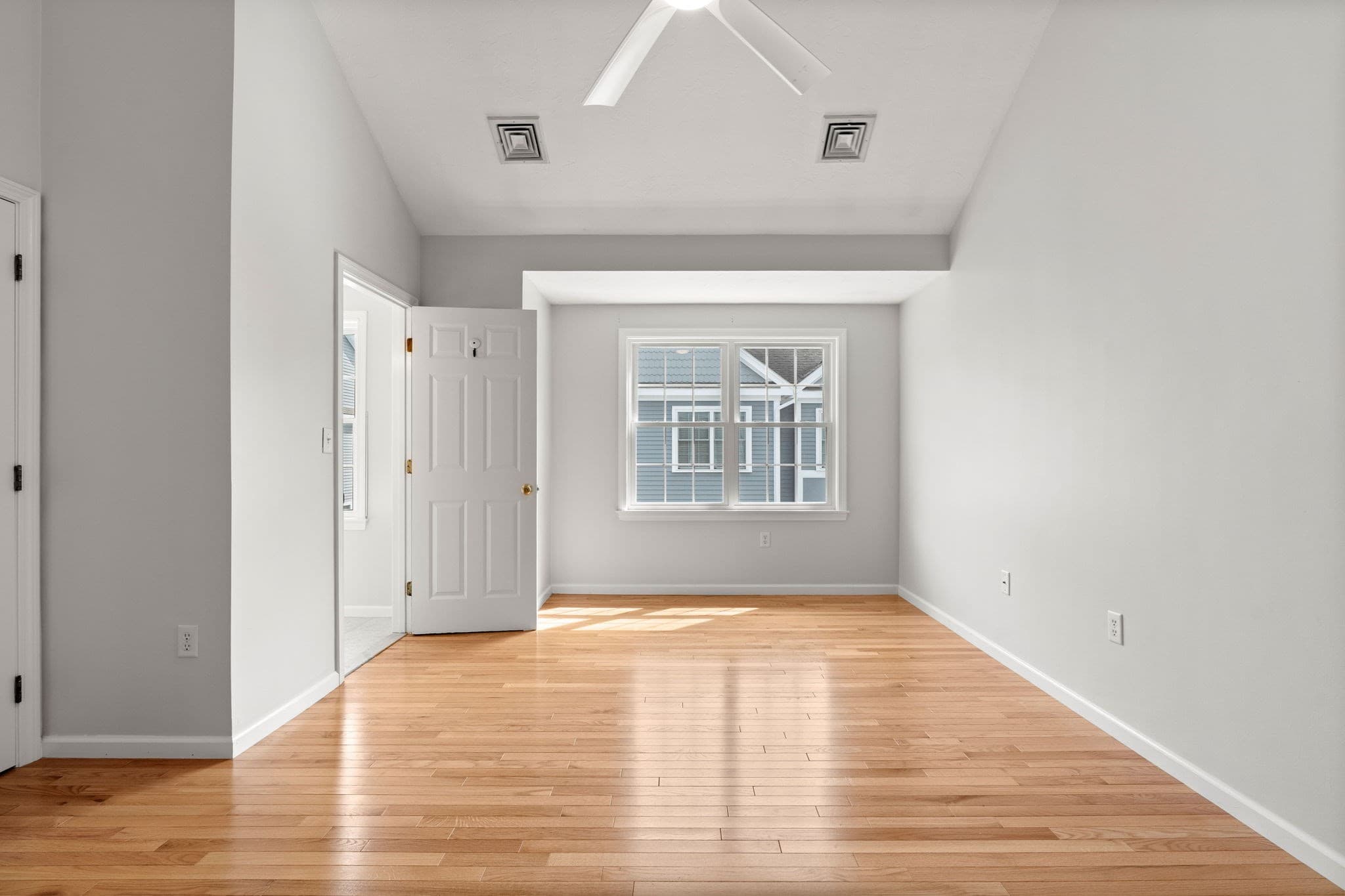 Condominium at 201 Main St # 2, Woburn MA 01801, Woburn, photo 22 of 42